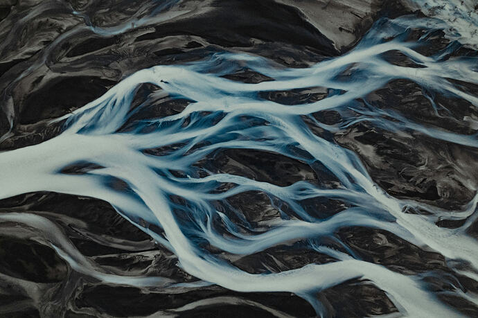 karsten-winegeart-UFfAd-rZ5OE-unsplash